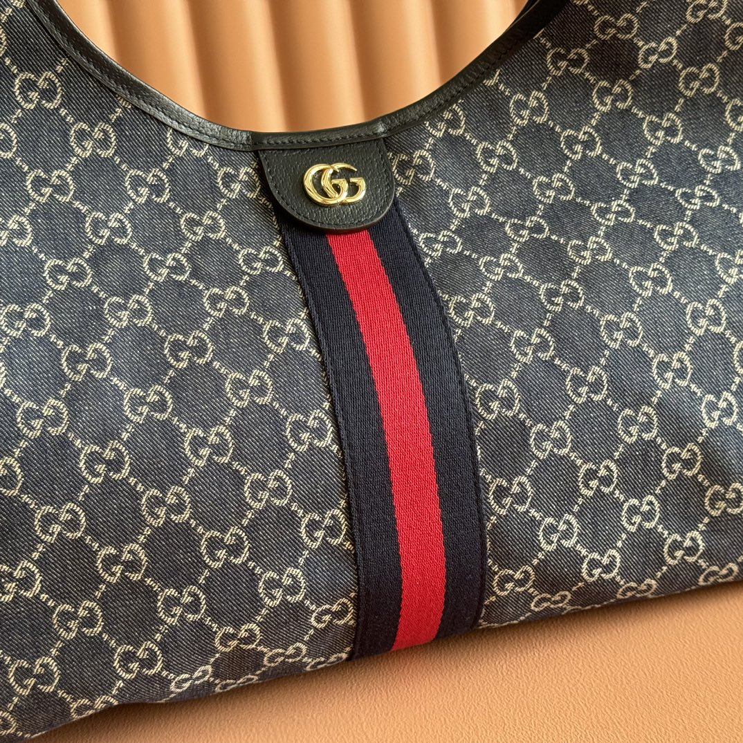 Gucci Large Handbag - Image 2