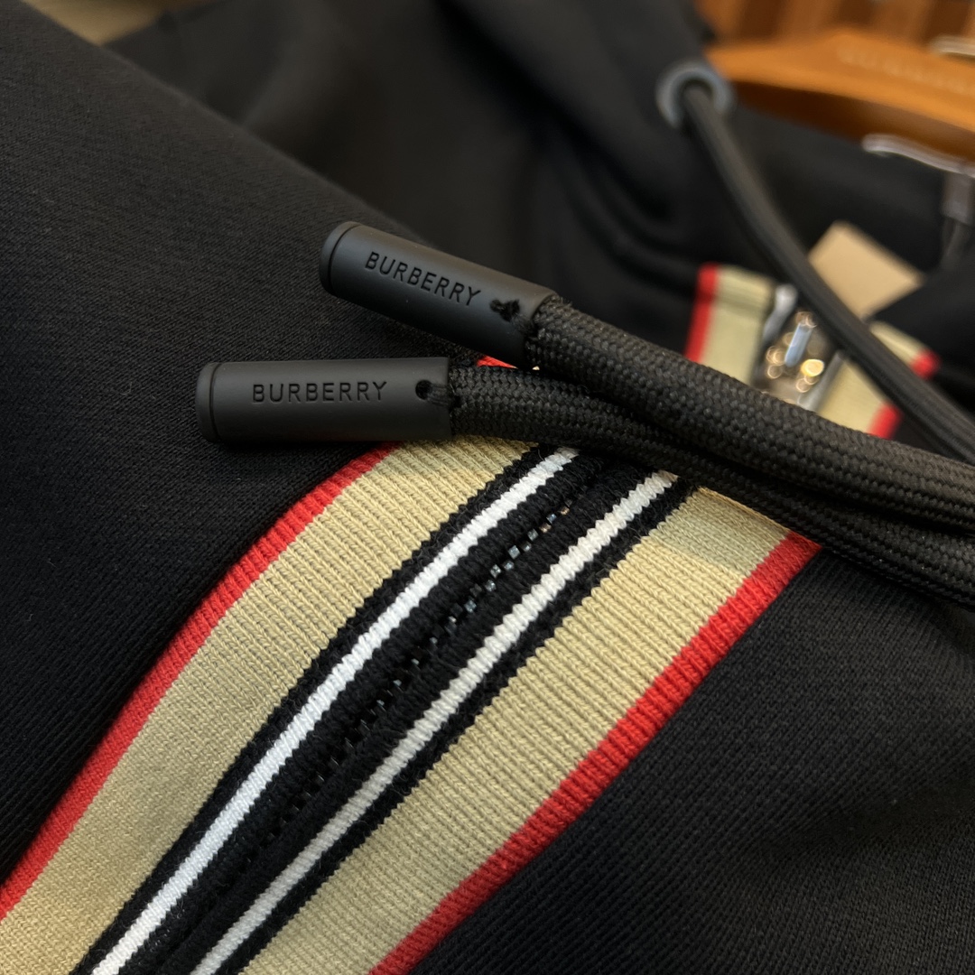 BURBERRY Black Long Sleeve Hooded Jacket - Image 8