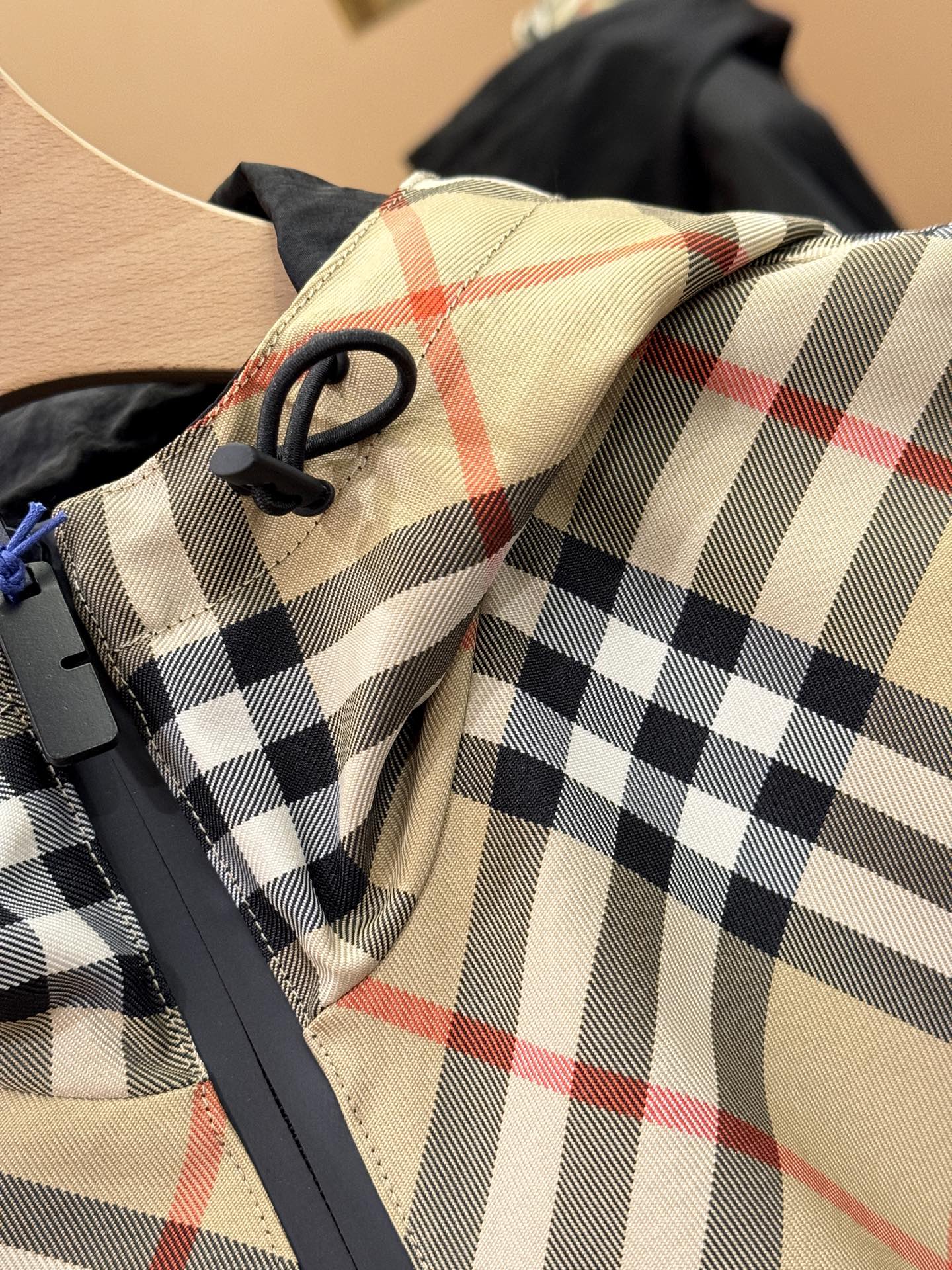 BURBERRY Plaid Hooded Jacket - Image 9