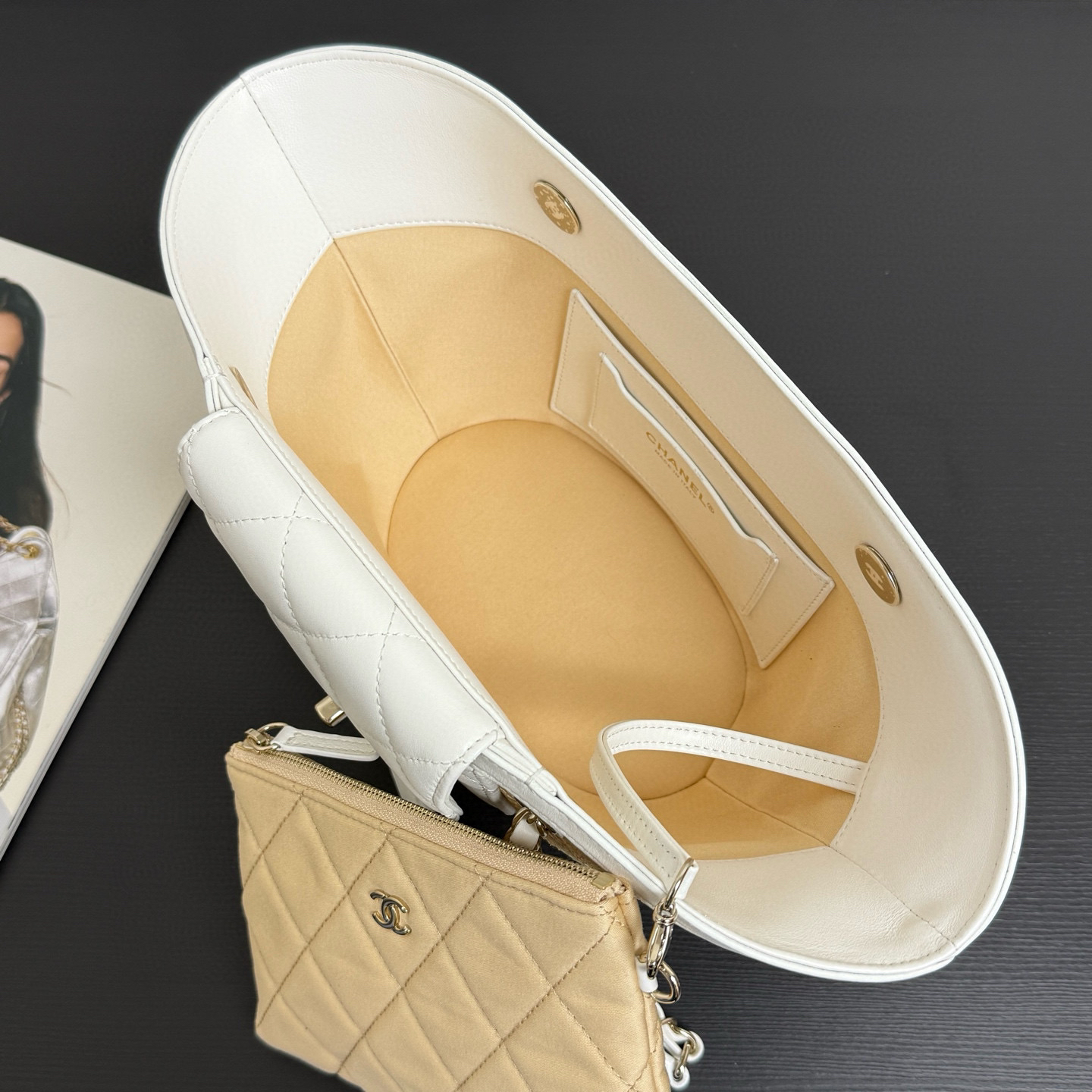 Gucci Shoulder Bag - Image 3
