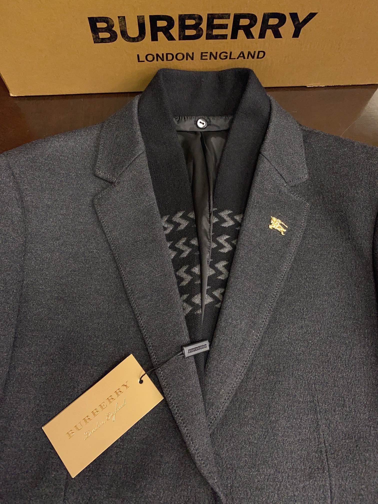 Burberry Suit - Image 9