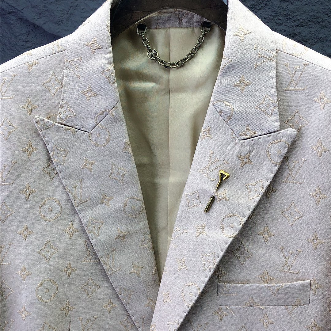 Gucci Tailored Suit - Image 9