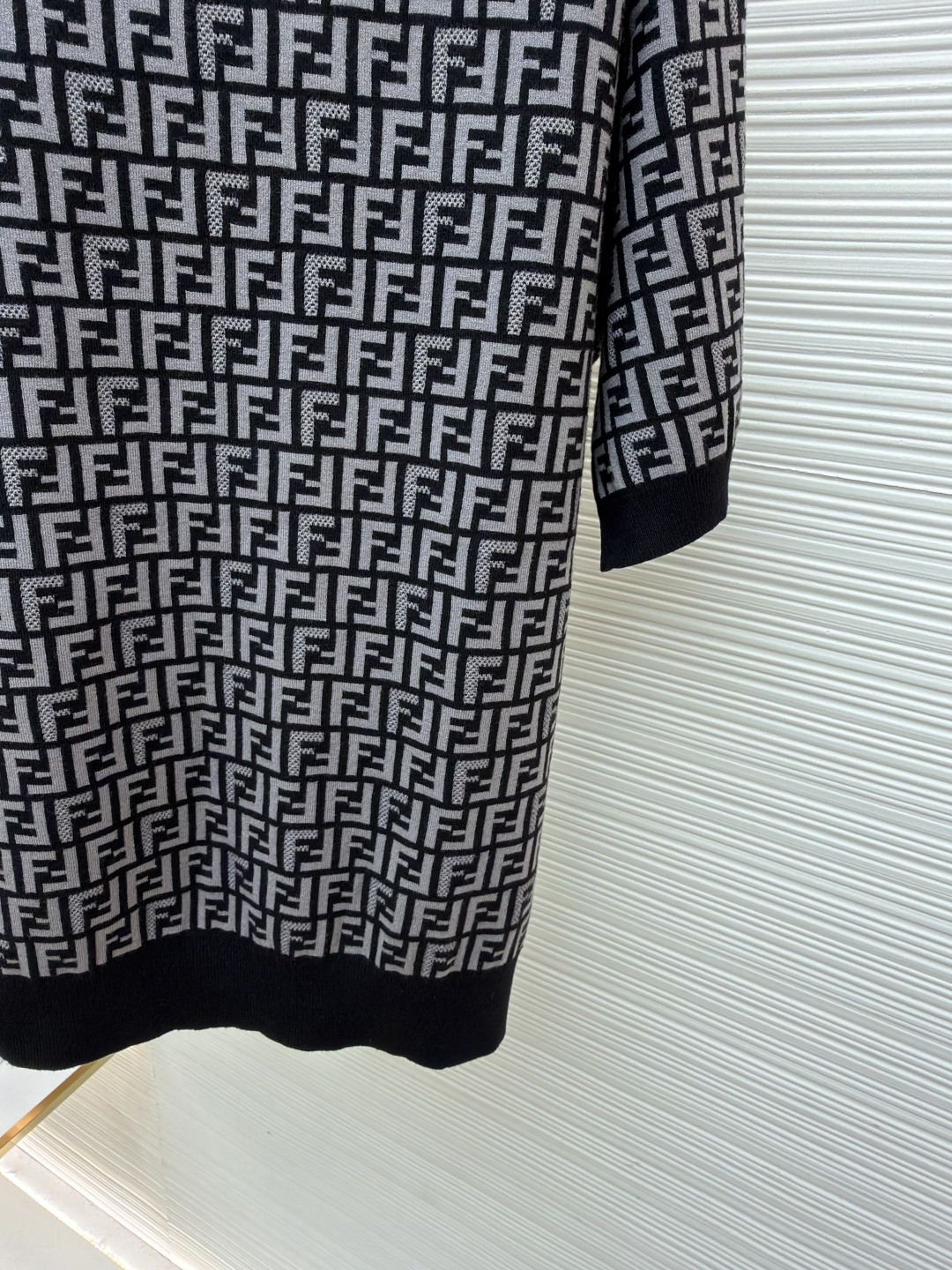 FENDI Casual Short T-shirt - Image 9