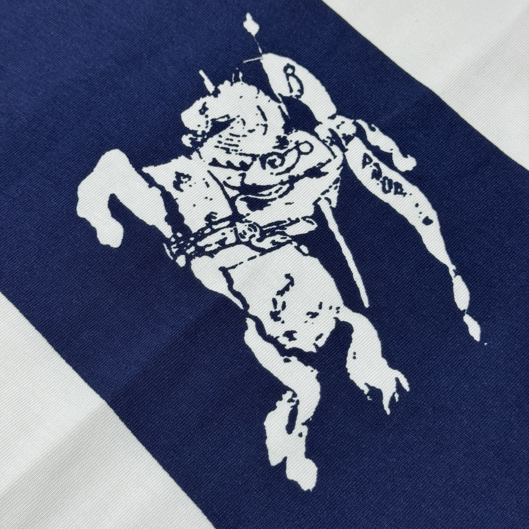 Burberry T-shirt - Image 4