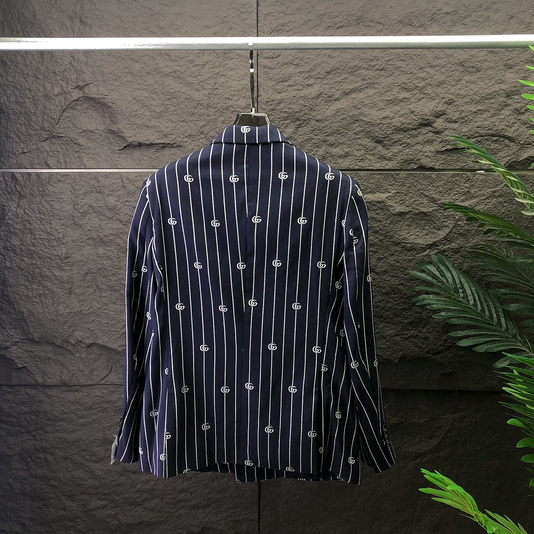 Gucci Casual Suit - Image 10