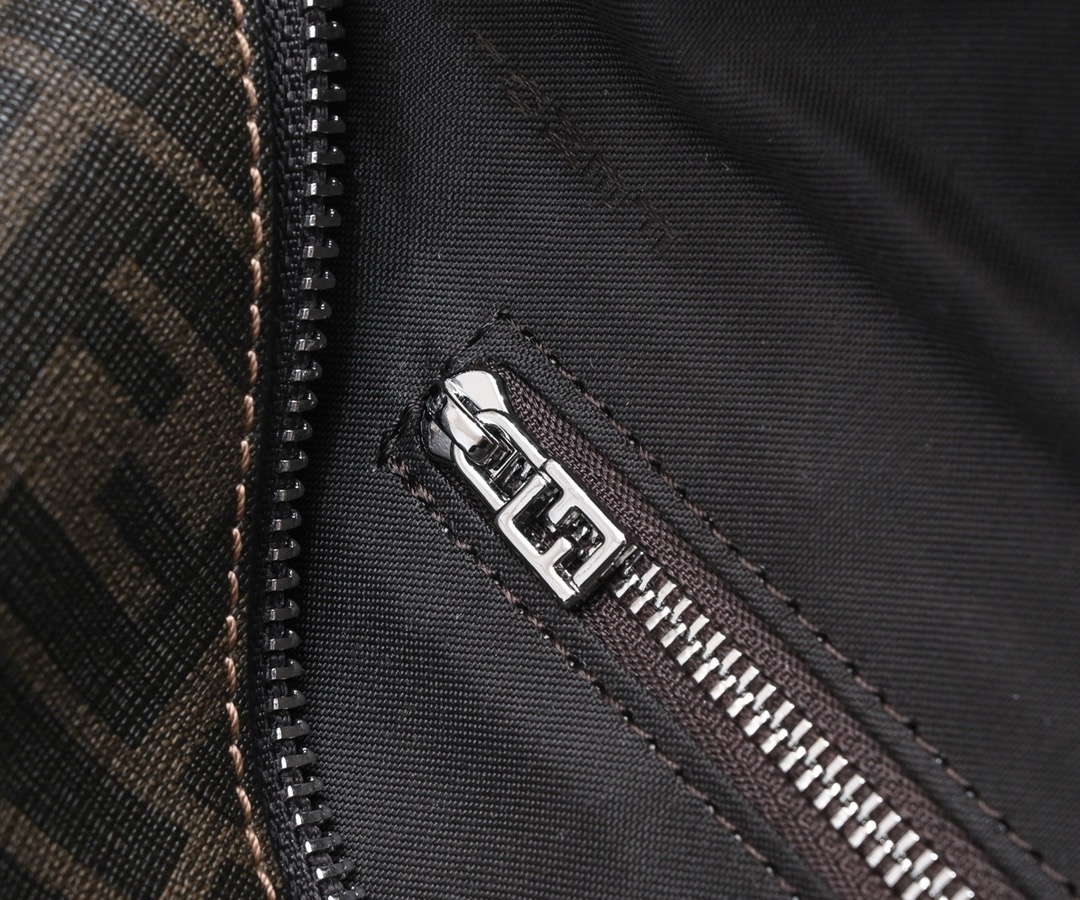 FENDI Casual Short T-shirt - Image 2