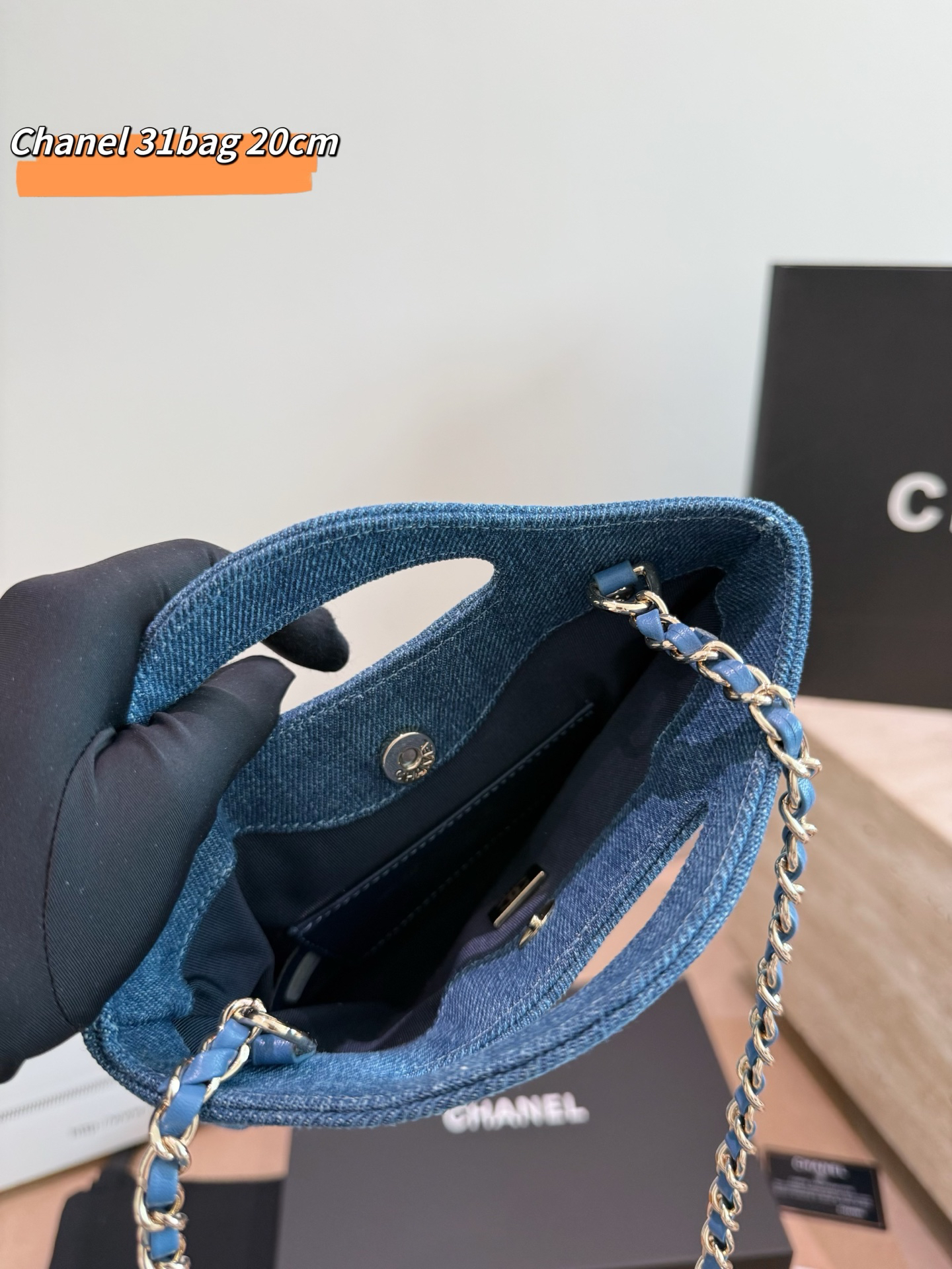Coco ChanelCrossbody - Image 2