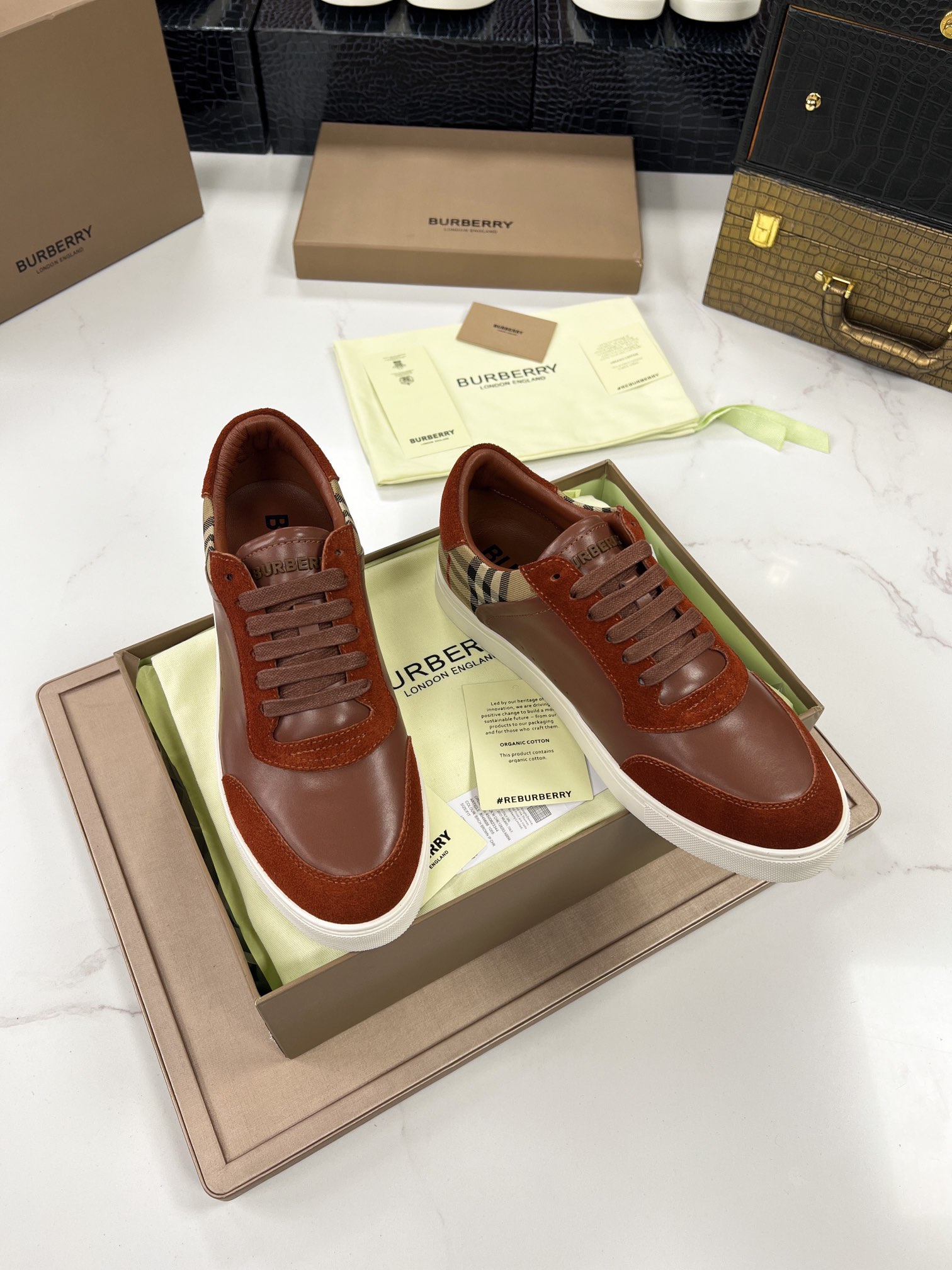 Burberry Maroon Leather Shoes - Image 4